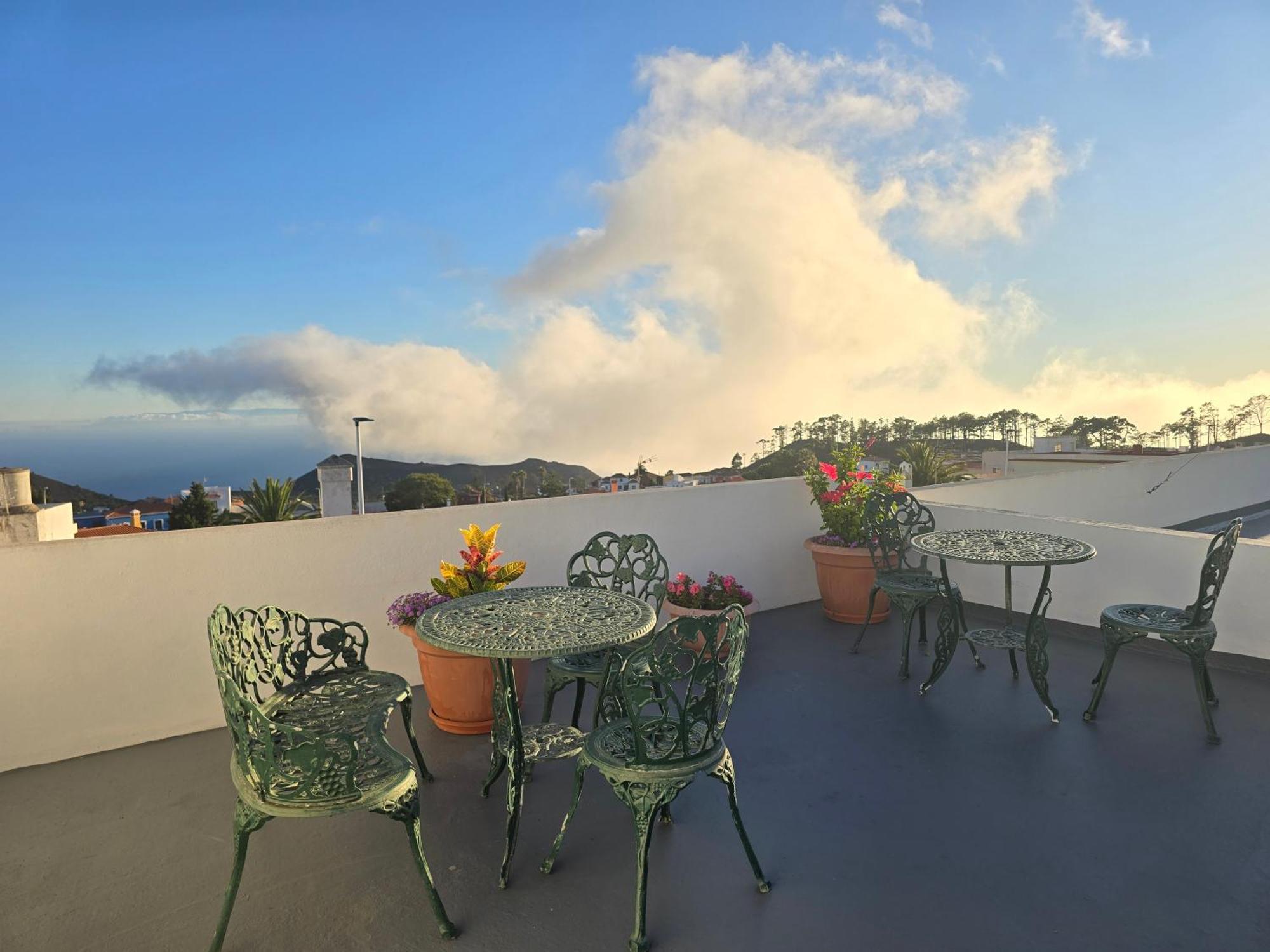 Apartamentos Los Volcanes Фуэнкальенте-де-ла-Пальма Экстерьер фото
