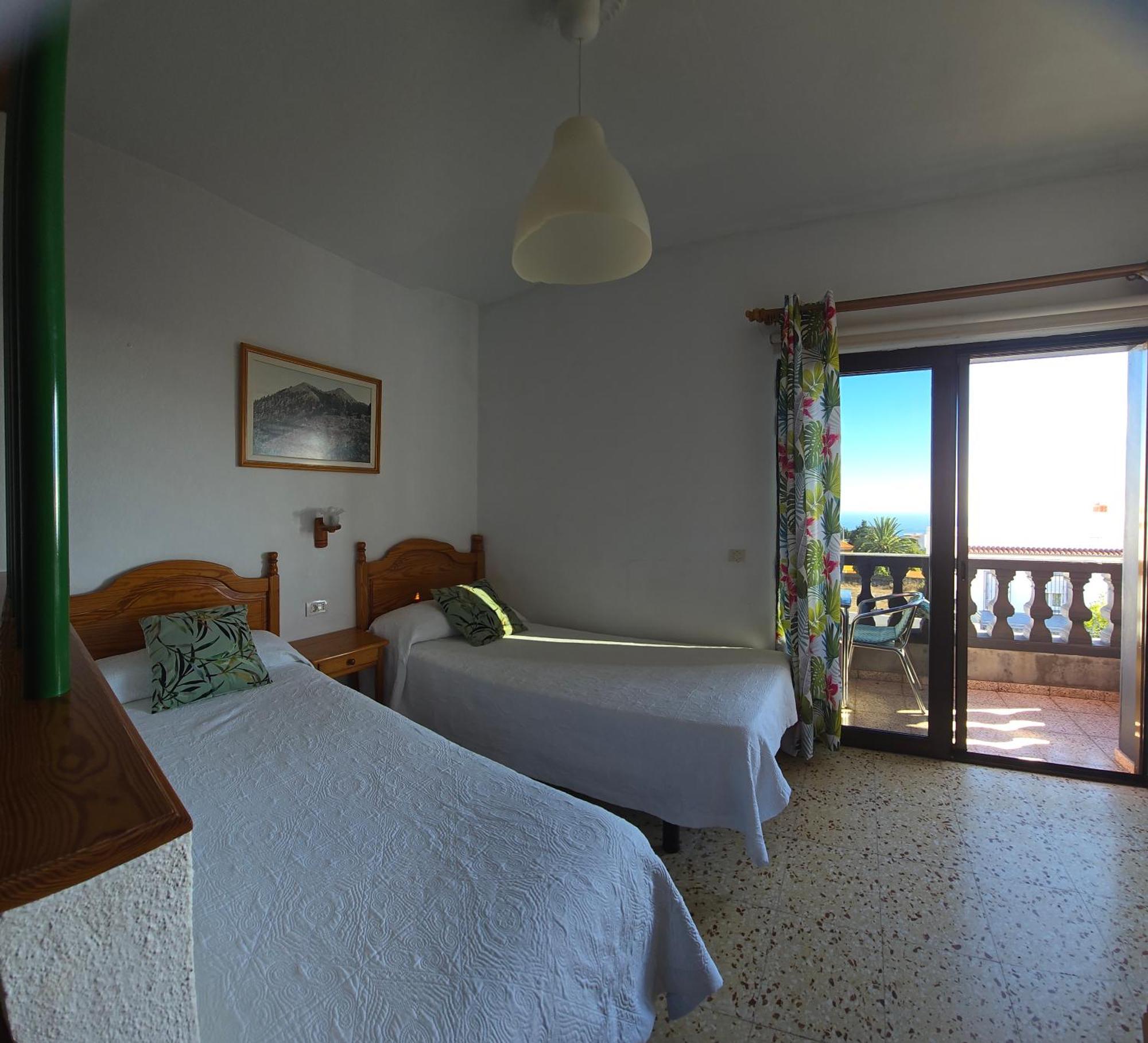 Apartamentos Los Volcanes Фуэнкальенте-де-ла-Пальма Экстерьер фото